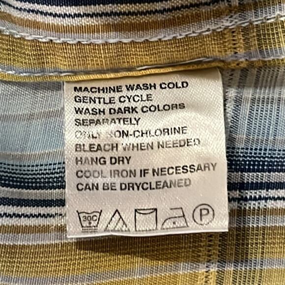 Tommy Bahama Plaid Short Sleeve Button Down Size Medium - Picture 7 of 7